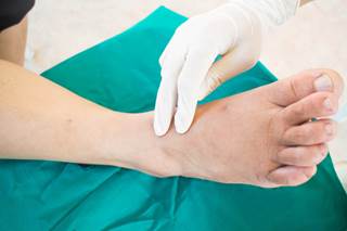 There is a range of clinical features of peripheral neuropathy for clinicians to consider. There is a range of clinical features of peripheral neuropathy for clinicians to consider.