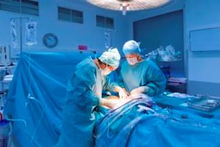 Patients with chronic pain who are hospitalized have a higher risk of morbidity and mortality, longer lengths of stay, and more frequent readmissions than patients without chronic pain. Patients with chronic pain who are hospitalized have a higher risk of morbidity and mortality, longer lengths of stay, and more frequent readmissions than patients without chronic pain.