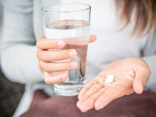 Data showed no benefit of the use of oral allopurinol as an adjuvant strategy during 30 days in women with fibromyalgia. Data showed no benefit of the use of oral allopurinol as an adjuvant strategy during 30 days in women with fibromyalgia.