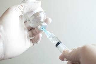 Low-dose IL-2 selectively activated and expanded Tregs without activating effector T cells in autoimmune chronic diseases. Low-dose IL-2 selectively activated and expanded Tregs without activating effector T cells in autoimmune chronic diseases.